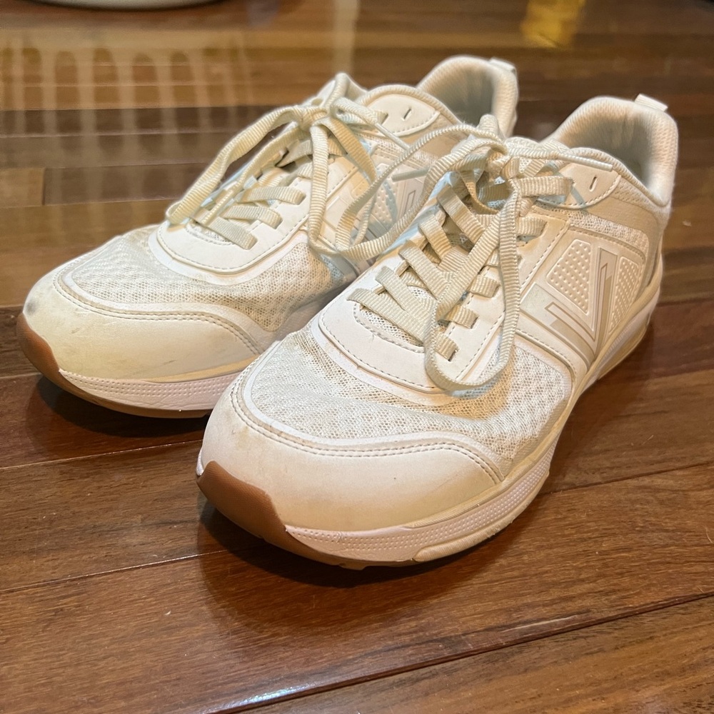 Vionic Walk Strider 001- cream